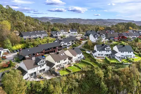Bråtet 244, Bønes